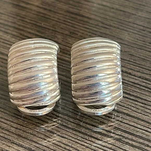 Vintage Premier Designs Ribbed Silver-tone Clip Earrings - Picture 6 of 14